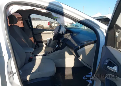 2018 Ford Focus Se из США, поврежденный, VIN 1FADP3F26JL325071